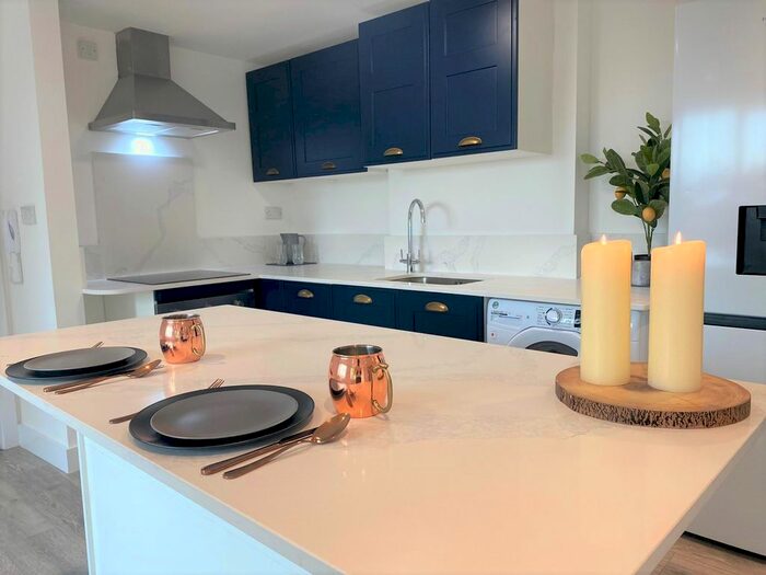 2 Bedroom Flat To Rent In Northfield Avenue, London, W13