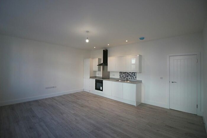 2 Bedroom Flat To Rent In Postway Mews, Ilford, IG1