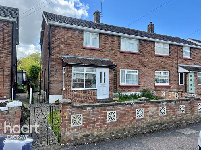 3 Bedroom Semi Detached House For Sale In Ashcroft, Dunstable, LU6