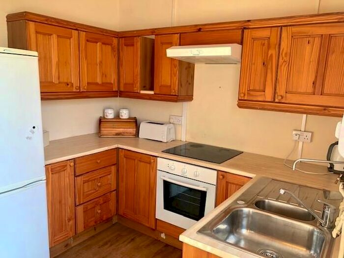 1 Bedroom Flat To Rent In Albany Road, Roath, Cardiff, CF24