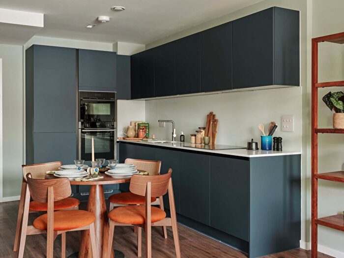 1 Bedroom Flat For Sale In Portobello Road, London, W10