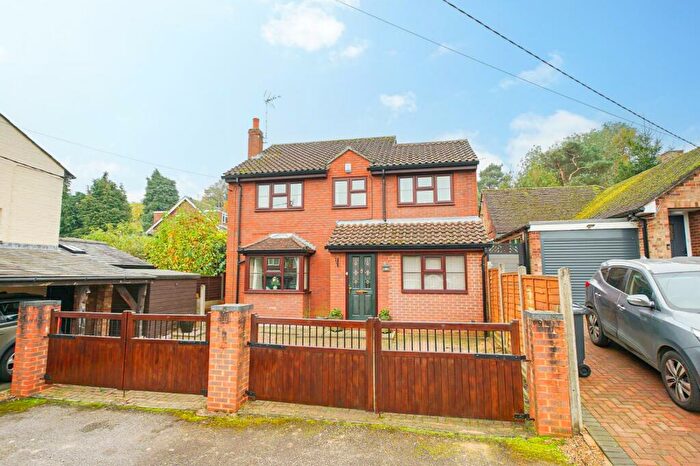 4 Bedroom Detached House For Sale In Sylvester Street, Heath And Reach, LU7