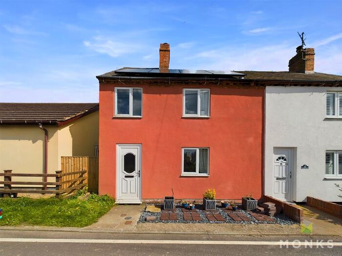 2 Bedroom Cottage For Sale In Wern, Llanymynech, SY22