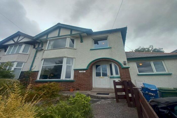 3 Bedroom Property To Rent In Penchwintan Road, Bangor, LL57