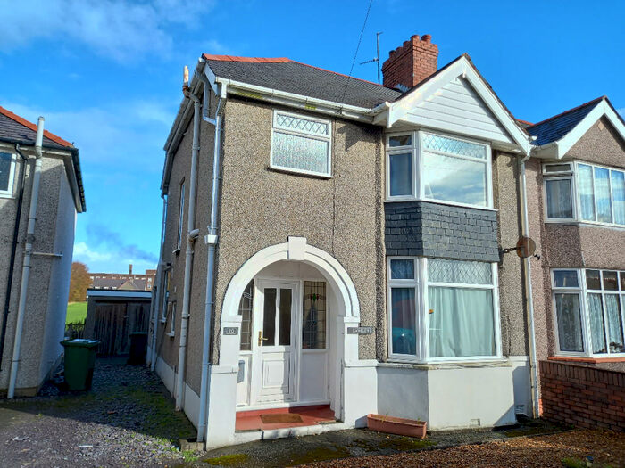 4 Bedroom Semi-Detached House For Sale In Belmont Drive, Bangor, Gwynedd, LL57