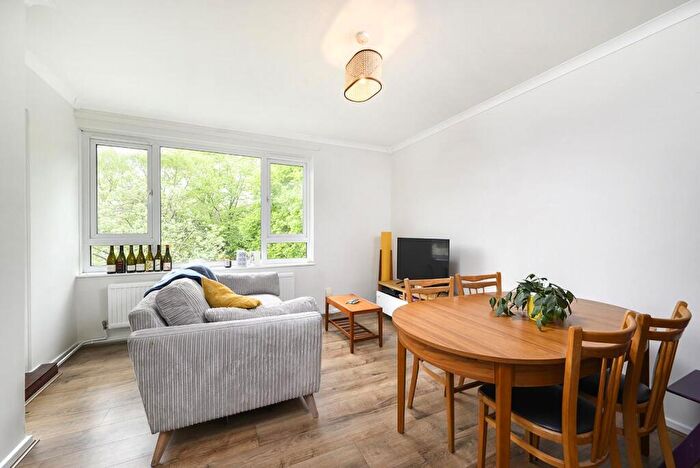 2 Bedroom Apartment To Rent In Highbury Quadrant, Estates, Highbury, N5