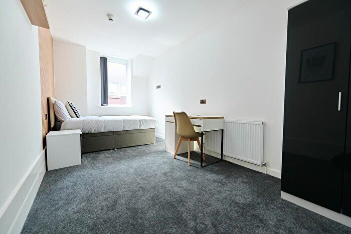 7 Bedroom Flat To Rent In Queen Street, Sheffield, S1