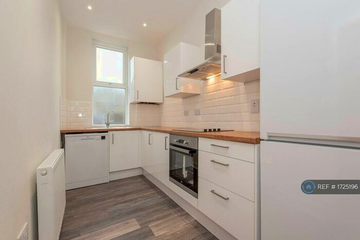 3 Bedroom Terraced House To Rent In Richardson Street, Oakenshaw, Bradford, BD12