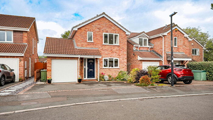 3 Bedroom Detached House For Sale In The Birches, Nailsea, BS48