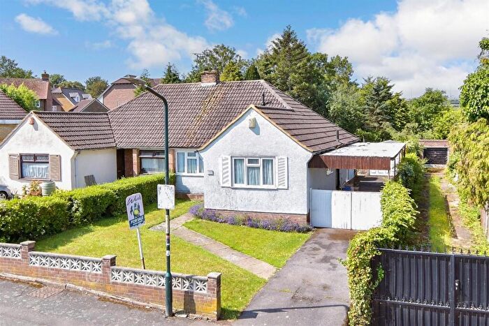 3 Bedroom Semi-Detached Bungalow For Sale In Manor Lane, Rochester, Kent, ME1