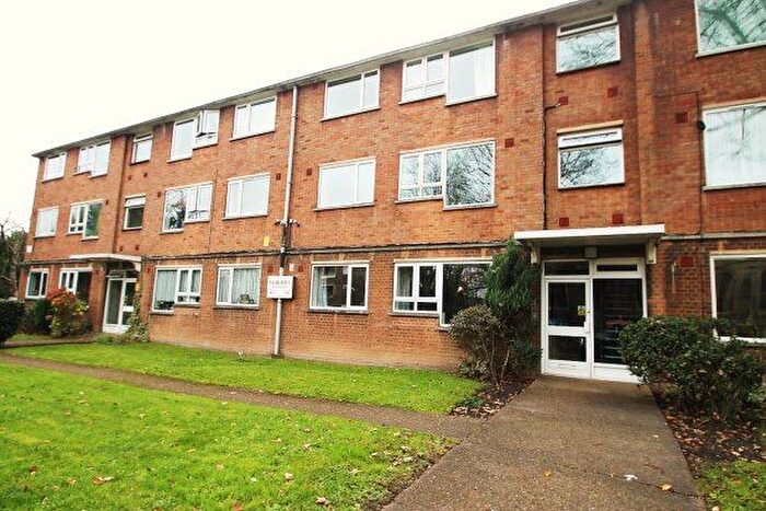 2 Bedroom Flat To Rent In Westwood Hill, London, SE26