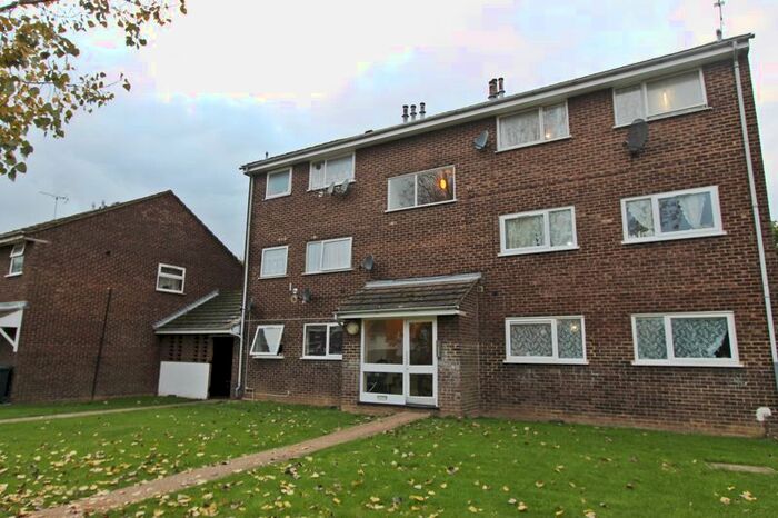 2 Bedroom Flat To Rent In Hazelmere Drive, Northolt UB5