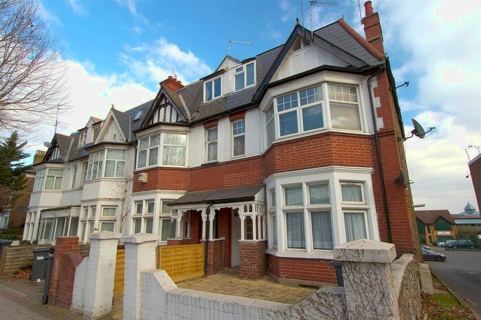 1 Bedroom Flat To Rent In Boston Manor Road, Brentford, TW8