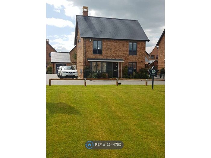 3 Bedroom Detached House To Rent In Chianina Close, Whitehouse, Milton Keynes, MK8