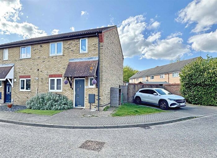 3 Bedroom Semi-Detached House For Sale In Stanstrete Field, Great Notley, Braintree, CM77