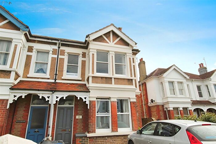 2 Bedroom Flat To Rent In Northcourt Road, Worthing, West Sussex, BN14