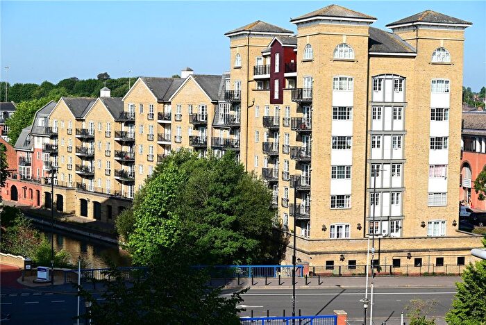3 Bedroom Flat For Sale In Riverside House, Reading, RG1