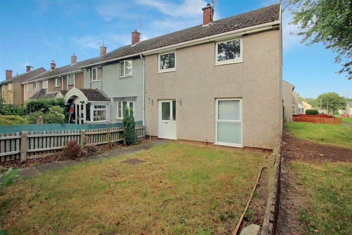 3 Bedroom End Of Terrace House To Rent In Neville Close, Redditch, B98