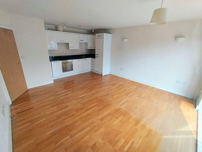 1 Bedroom Flat To Rent In School Street, Willenhall, Wolverhampton, WV13