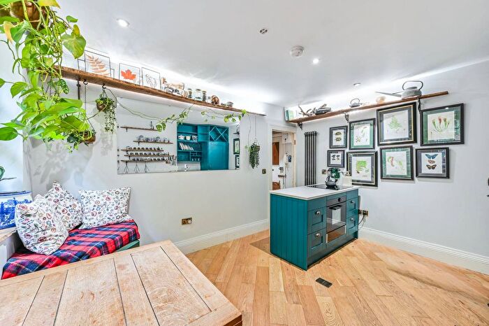 1 Bedroom Flat To Rent In Regency Street, Westminster, London, SW1P