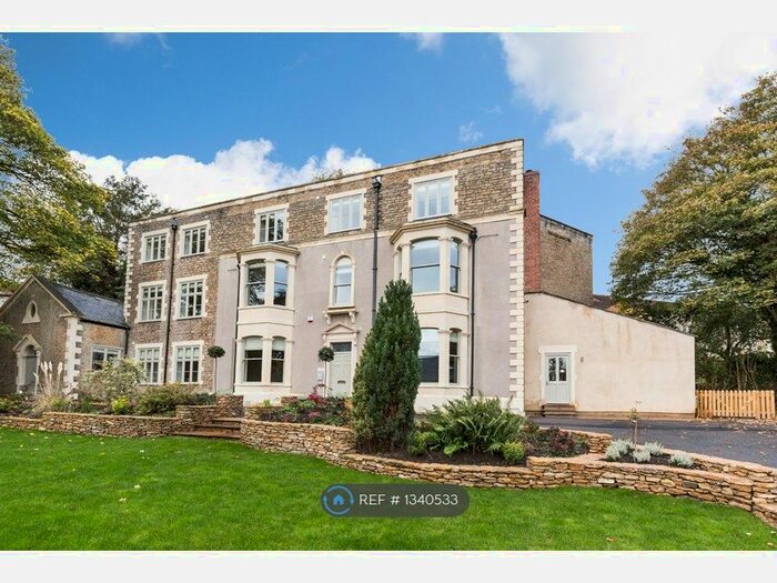 2 Bedroom Flat To Rent In Apex House, Frome, BA11