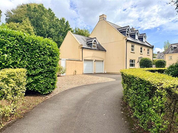 6 Bedroom Detached House For Sale In Jellicoe Road, Manadon Park, Plymouth, PL5
