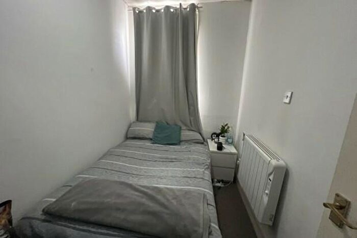 1 Bedroom Flat To Rent In Newport Road Cardiff, CF24