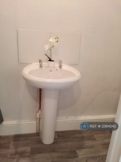 1 Bedroom Flat To Rent In Crossgates, Leeds, LS15