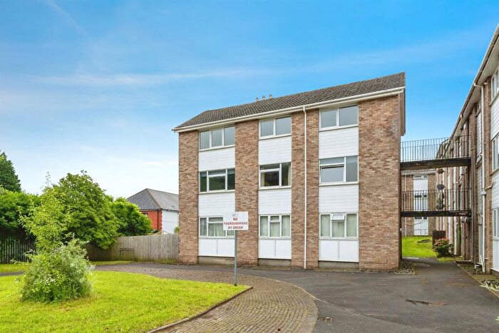 2 Bedroom Flat For Sale In White Gates Court, Skewen, Neath, SA10