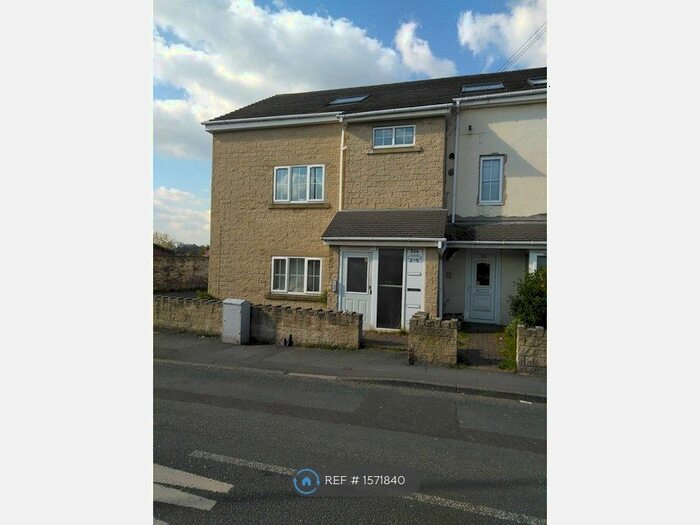 4 Bedroom Flat To Rent In Barleyhill Road, Garforth, Leeds, LS25