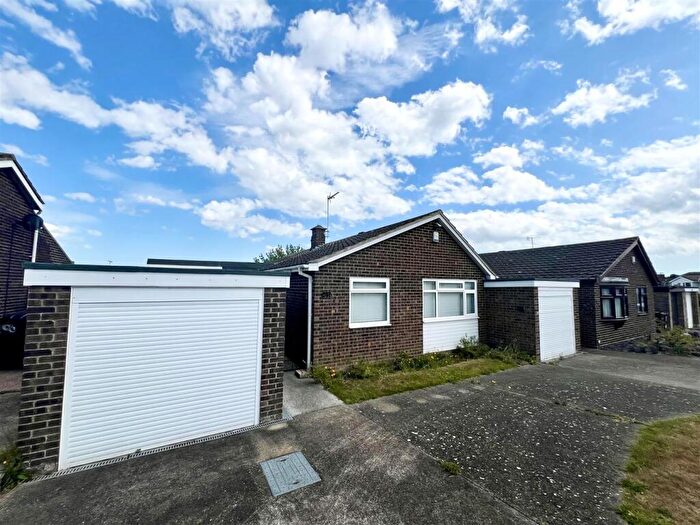 3 Bedroom Detached Bungalow To Rent In Garden Road, Walton On The Naze, CO14