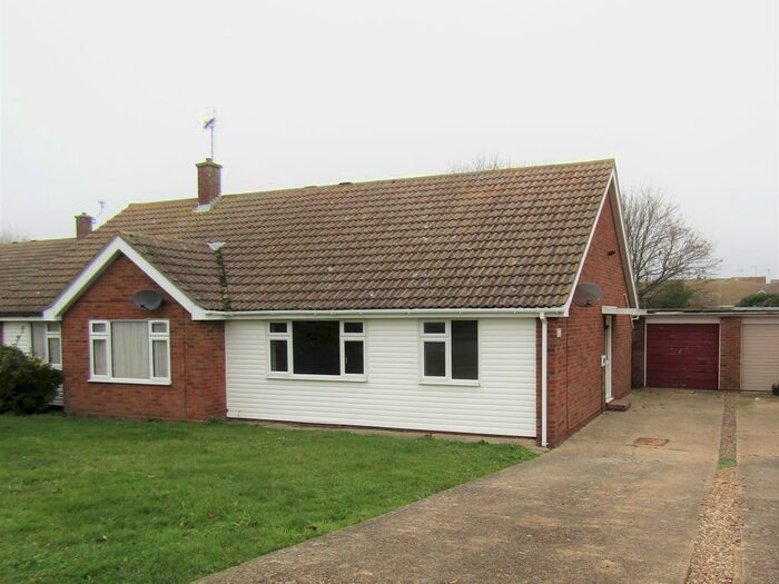 2 Bedroom Detached Bungalow To Rent In Rochford Way, Walton On The Naze CO14
