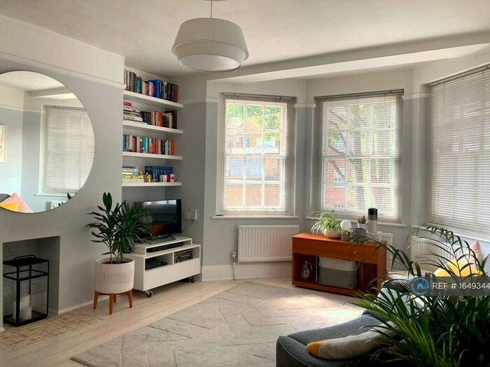 2 Bedroom Flat To Rent In Parkhurst Court, London, N7