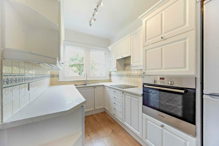 3 Bedroom Property To Rent In Dale Road, Purley, CR8