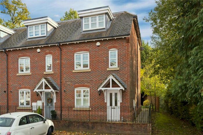 4 Bedroom End Of Terrace House To Rent In Rythe Close, Claygate, Esher, Surrey, KT10