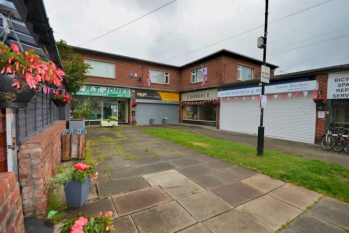 2 Bedroom Flat To Rent In Green Lane, Sale, M33