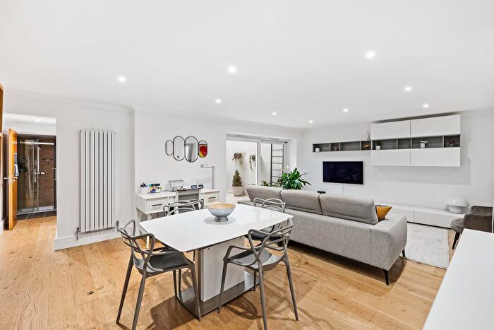 2 Bedroom Flat For Sale In Montpelier Crescent, Brighton, BN1