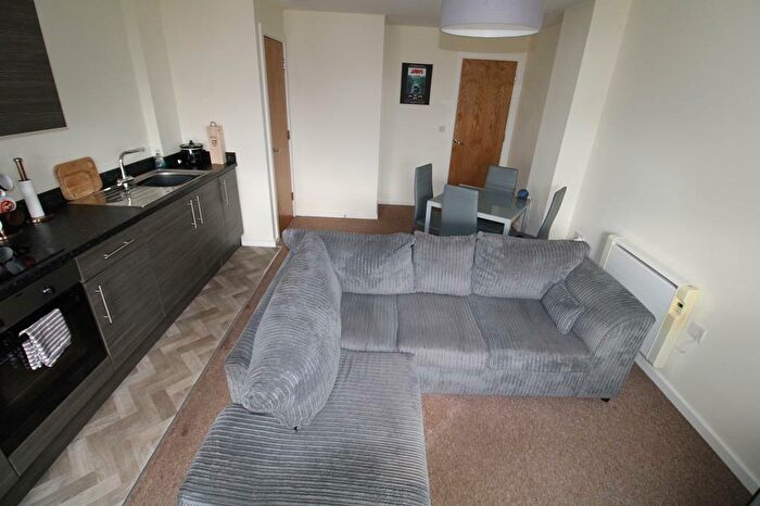 2 Bedroom Apartment To Rent In High Street, Kingswinford, DY6