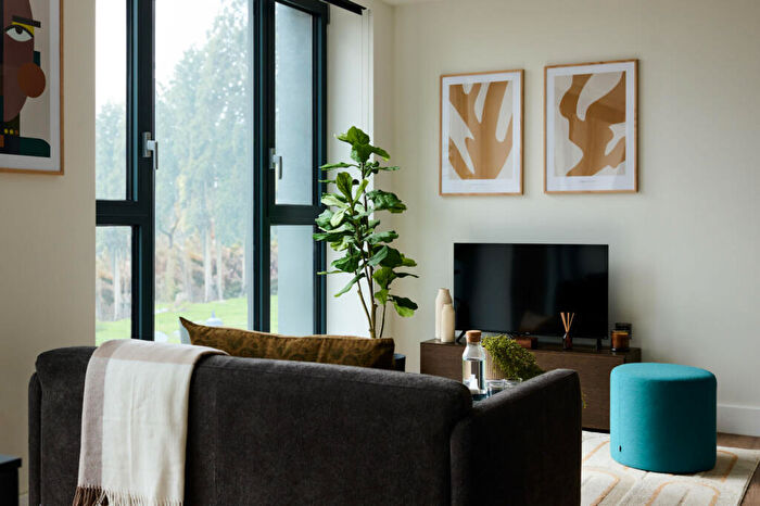 3 Bedroom Apartment To Rent In Uncle Leeds, Whitehall, Leeds, LS12