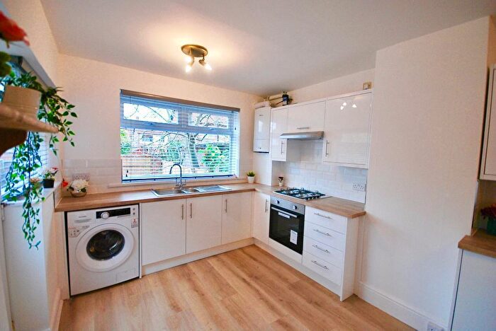 1 Bedroom Terraced House To Rent In Kingswood Road, Manchester, M14