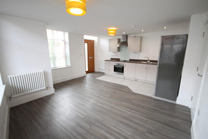 1 Bedroom Flat To Rent In Cowper Street, Leicester, Clarendon Park, LE2