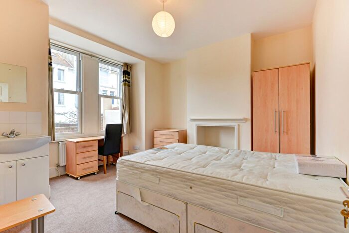 6 Bedroom Semi-Detached House To Rent In Totland Road, Brighton, BN2