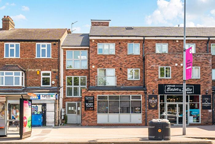 1 Bedroom Flat For Sale In Larkshall Road, Highams Park, London, E4