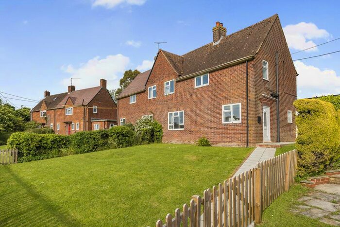 3 Bedroom Semi-Detached House For Sale In Chaddleworth, Berkshire, RG20