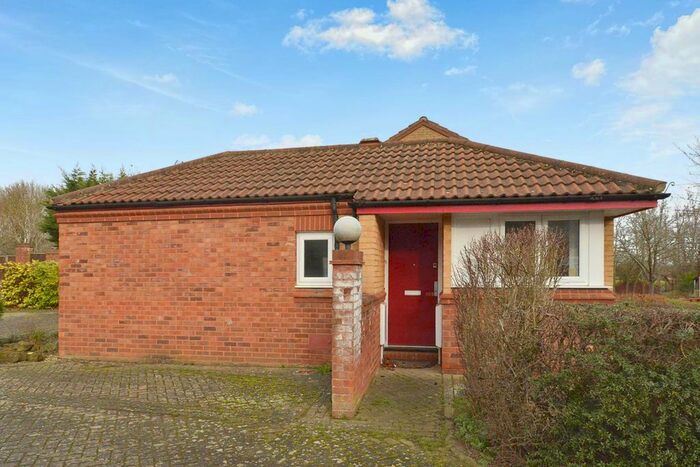 1 Bedroom Bungalow For Sale In Clay Hill, Two Mile Ash, Milton Keynes, MK8