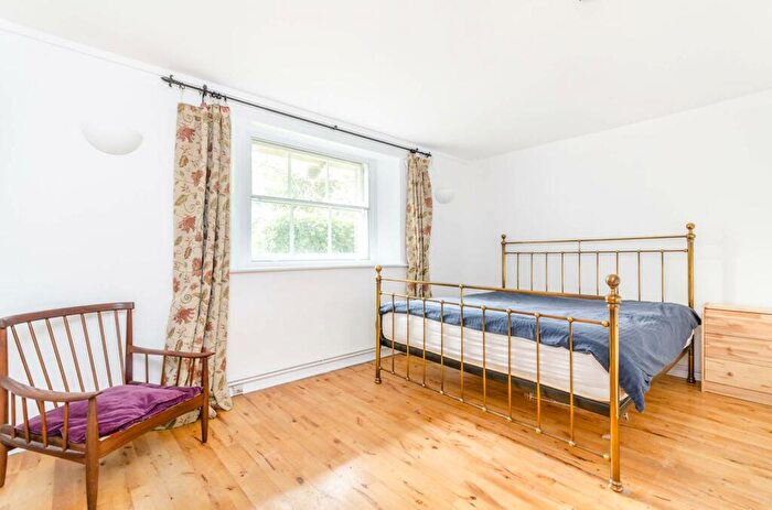2 Bedroom Flat To Rent In Shooters Hill Road, Blackheath, London, SE3