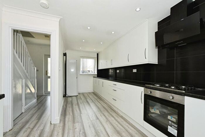 3 Bedroom Terraced House For Sale In Greenham Walk, Swindon, SN3