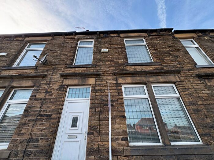 3 Bedroom Terraced House To Rent In Leeds Road, Dewsbury, WF12