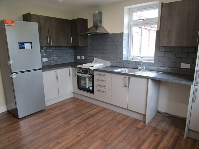 2 Bedroom Flat To Rent In High Road Leyton, E10