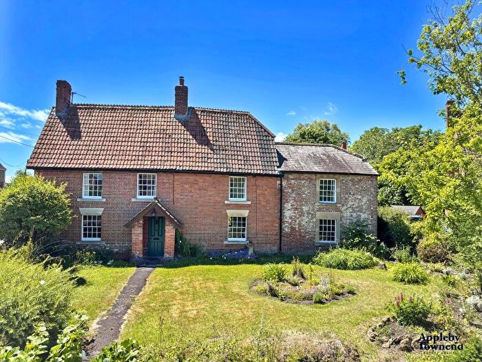 4 Bedroom Detached House For Sale In Pyatts Corner, Keevil, Trowbridge, Wiltshire, BA14